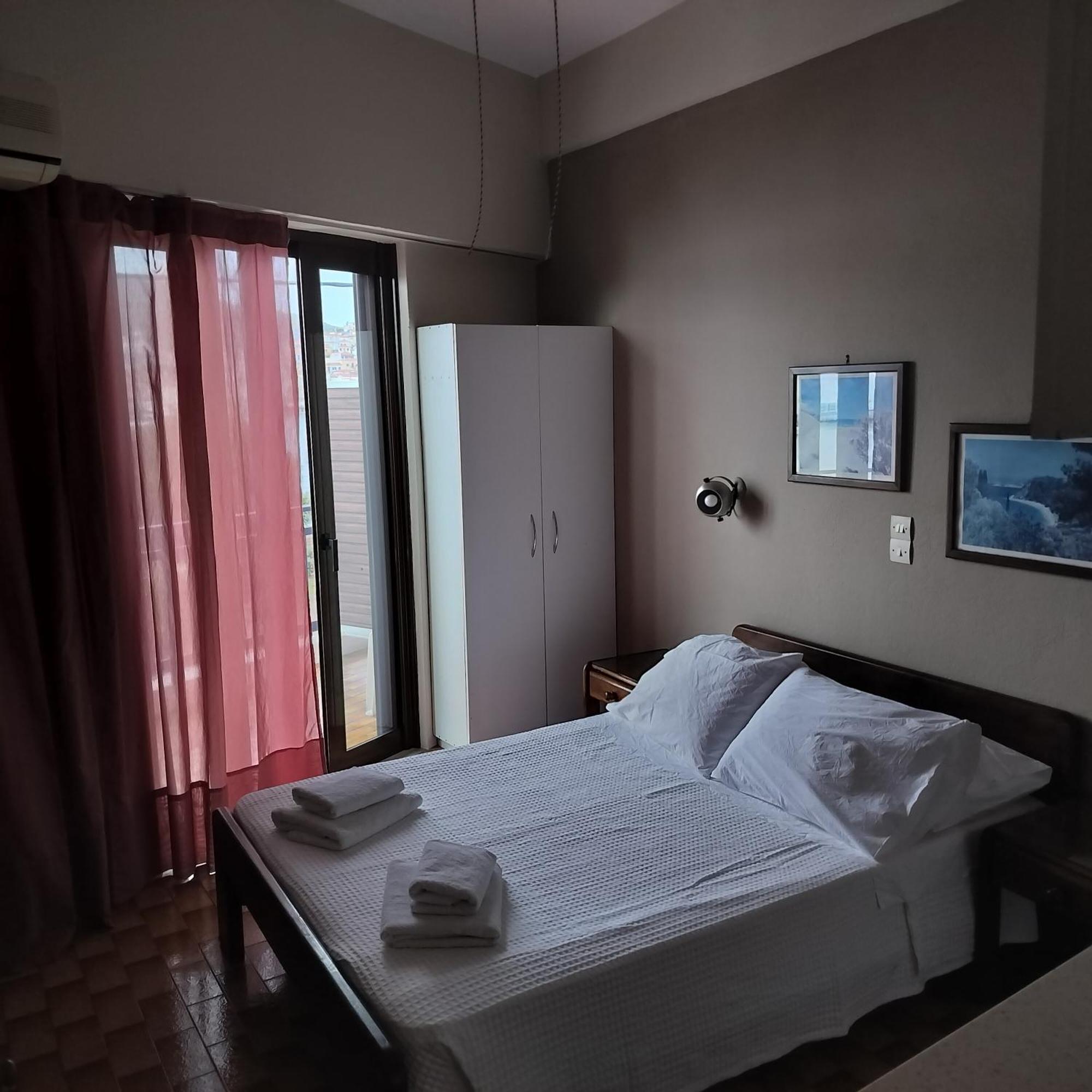 Bissias Guest House Galatás Eksteriør bilde
